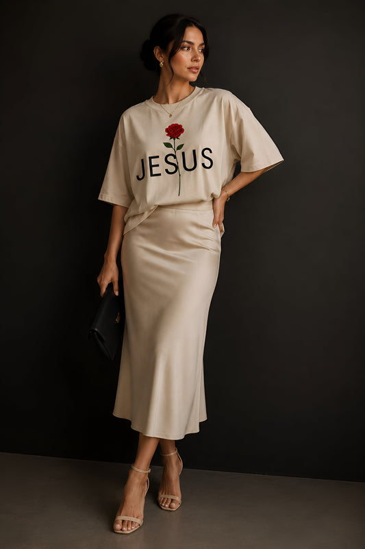 Camisa Oversize 'JESUS' Rosa Roja – Diseño Floral Cristiano
