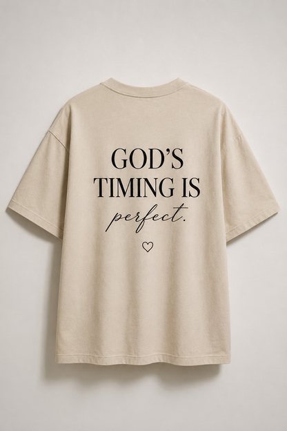 God’s Timing Is Perfect Oversized Christian T-Shirt | Camisa Cristiana Oversize Minimalista Beige y Blanca