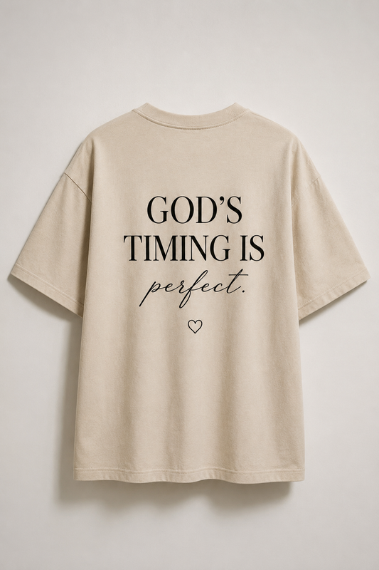 Gods Timing Is Perfect - Camisa Cristiana Oversize Minimalista