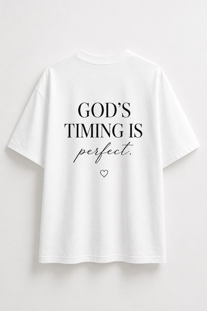 God’s Timing Is Perfect Oversized Christian T-Shirt | Camisa Cristiana Oversize Minimalista Beige y Blanca