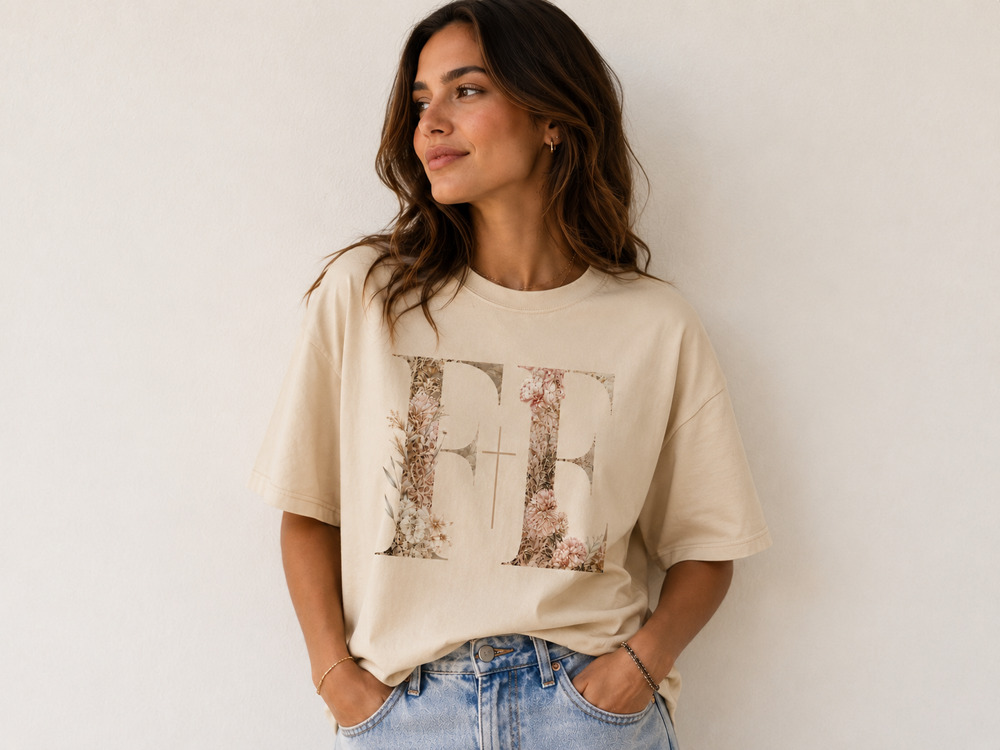 Camisa Oversized “FE” Floral Cristiana – Beige & White Edition