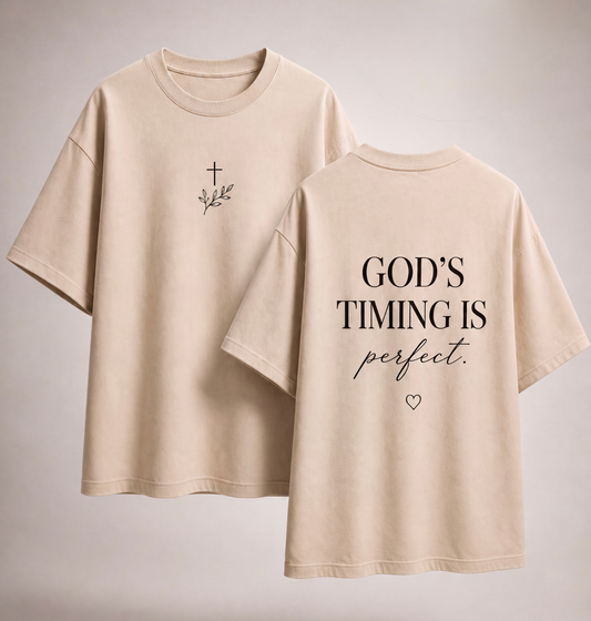 Gods Timing Is Perfect - Camisa Cristiana Oversize Minimalista