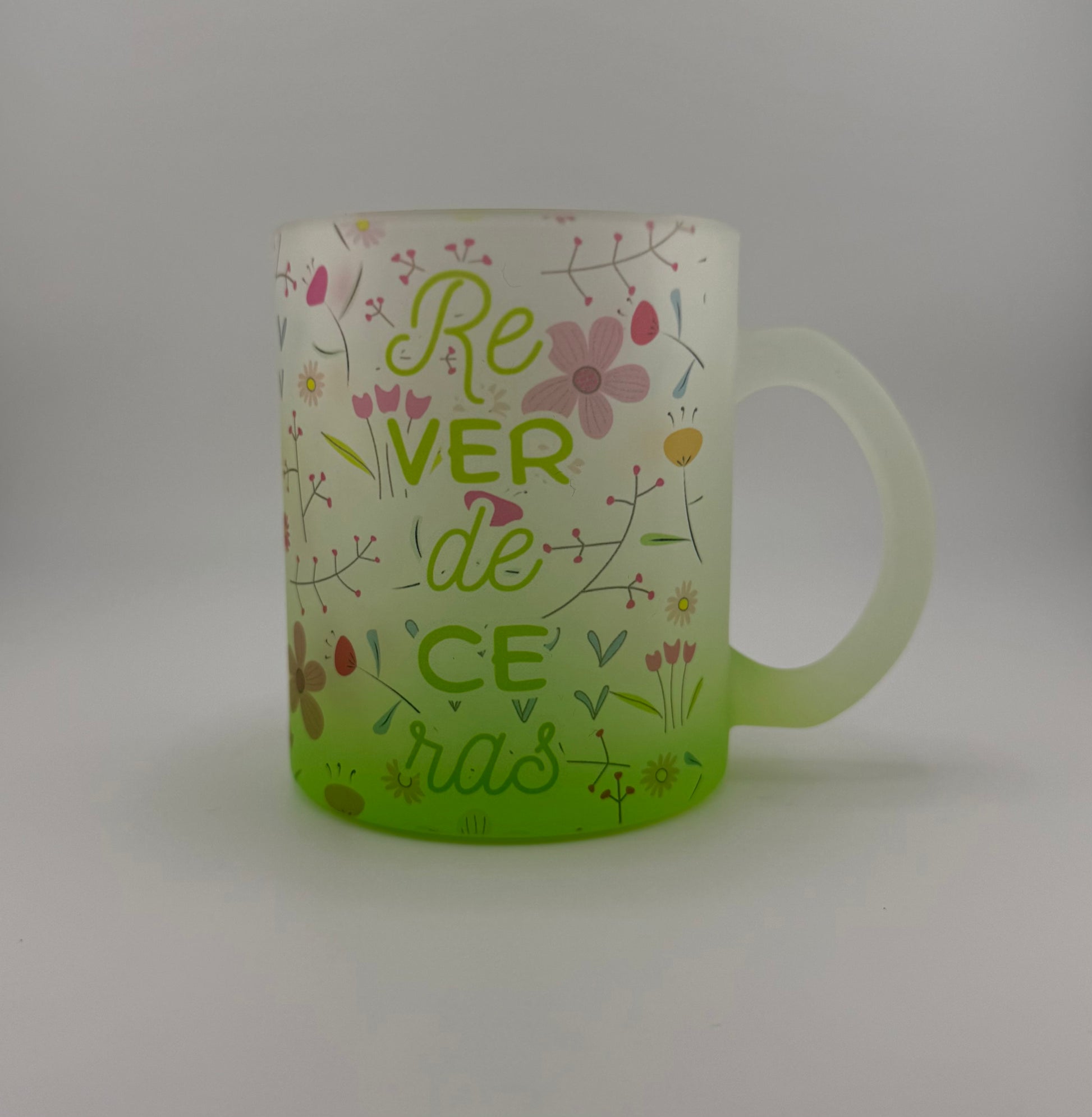 Taza de vidrio cristiana “Reverdecerás” – diseño floral verde - Cristo vive 