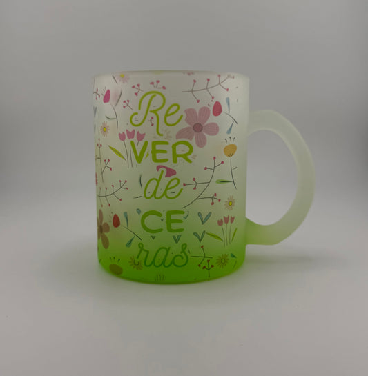 Taza de vidrio cristiana “Reverdecerás” – diseño floral verde