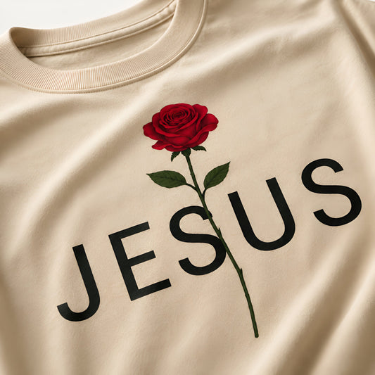 Camisa Oversize 'JESUS' Rosa Roja – Diseño Floral Cristiano
