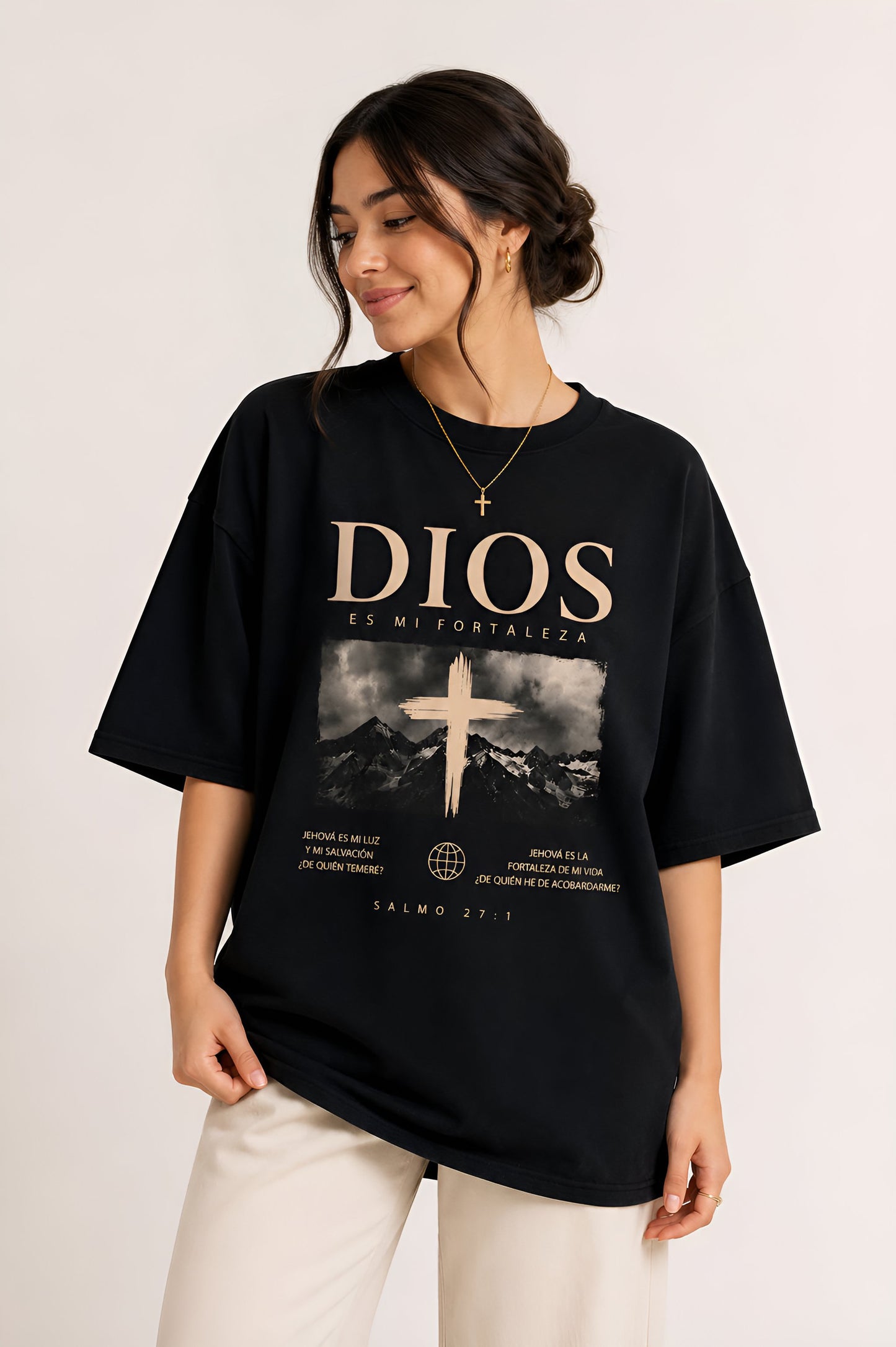 Camisa Oversize Cristiana “Dios Es Mi Fortaleza” – Salmo 27:1