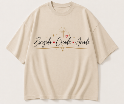 Camiseta Oversize Cristiana “Escogida, Creada y Amada”
