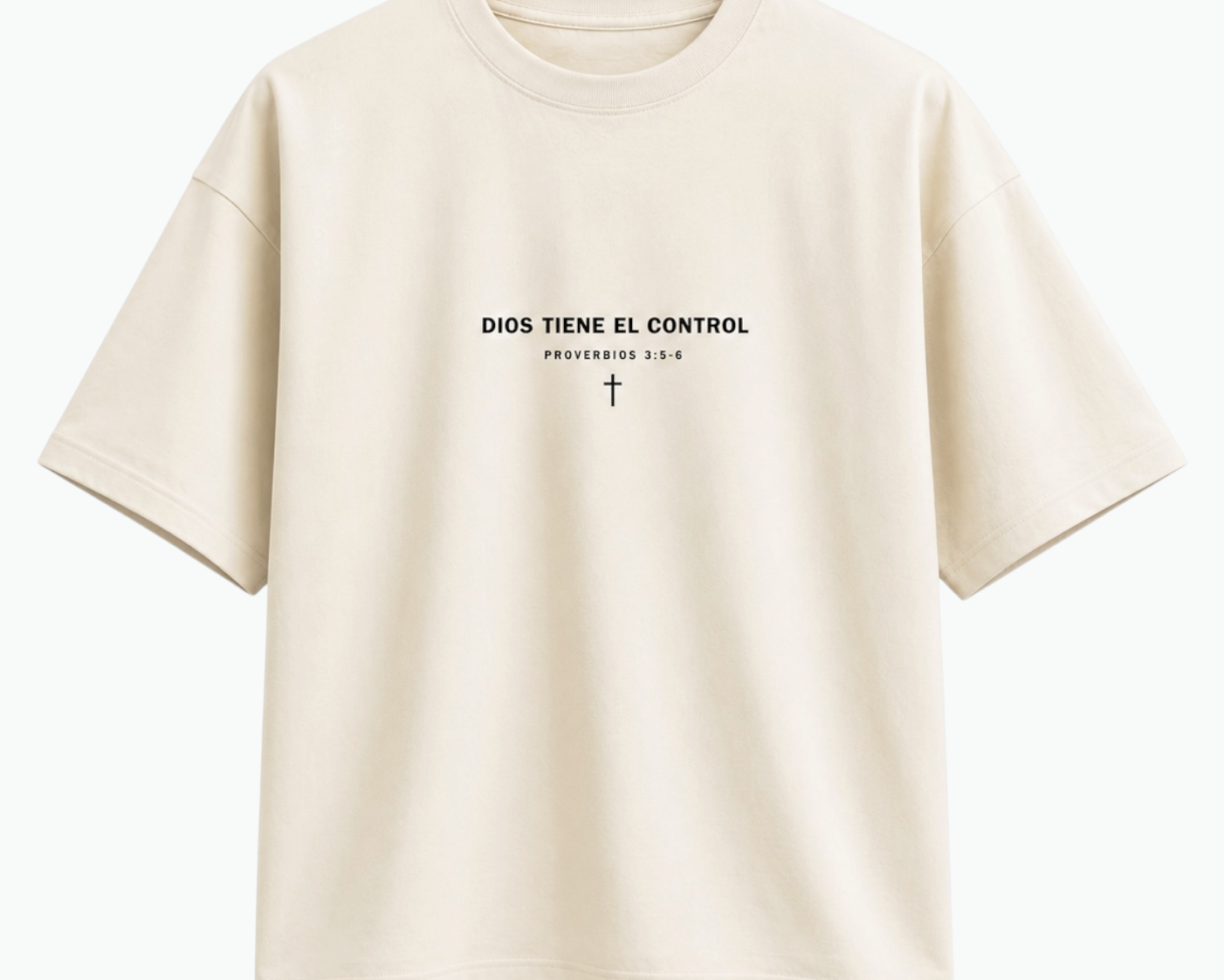 Camiseta con cita bíblica "Dios Tiene El Control"