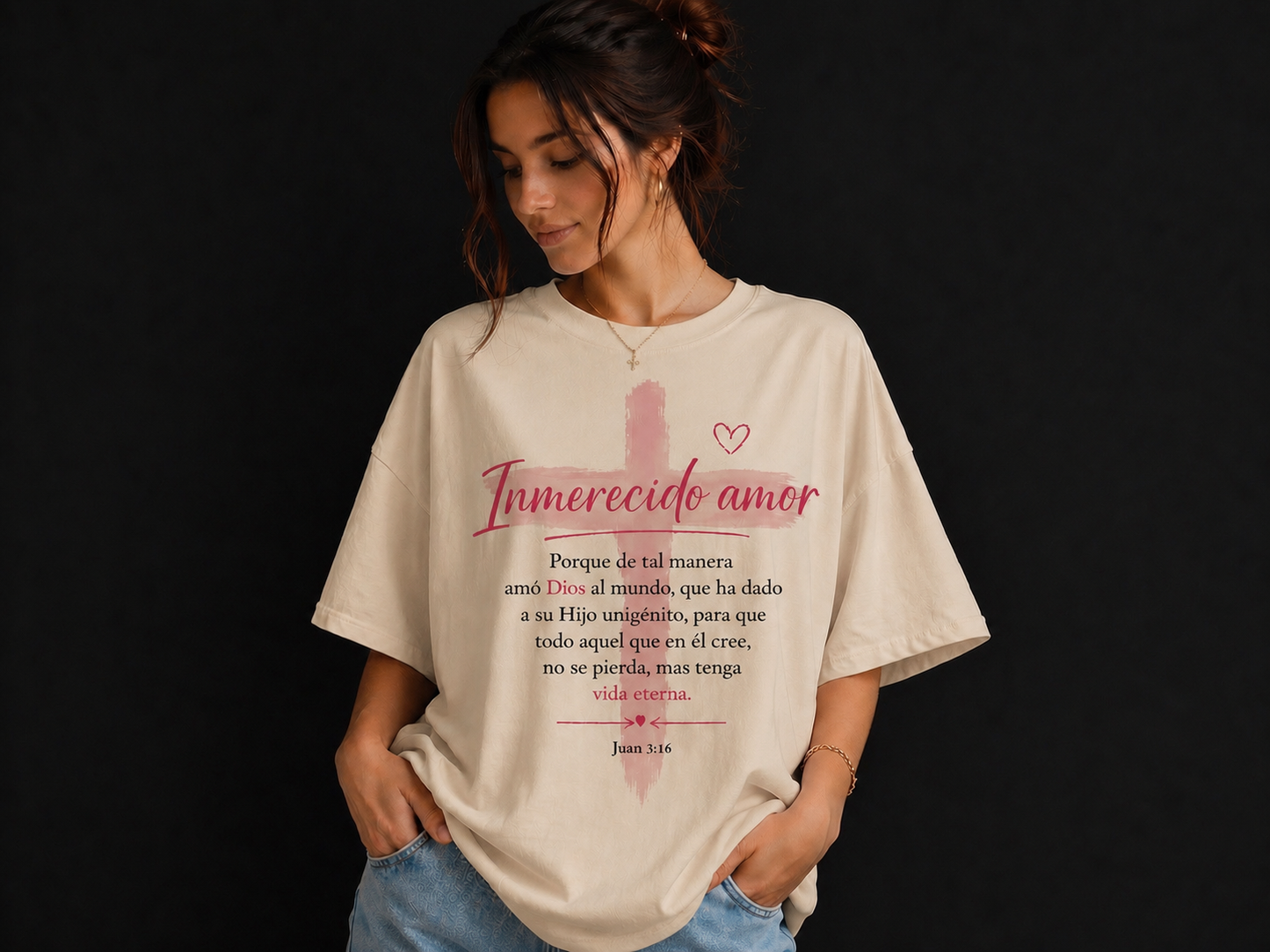 Camiseta Oversize, Inmerecido Amor – Juan 3:16